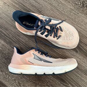 Altra Women's Peach and Navy Athletic Running Sneakers